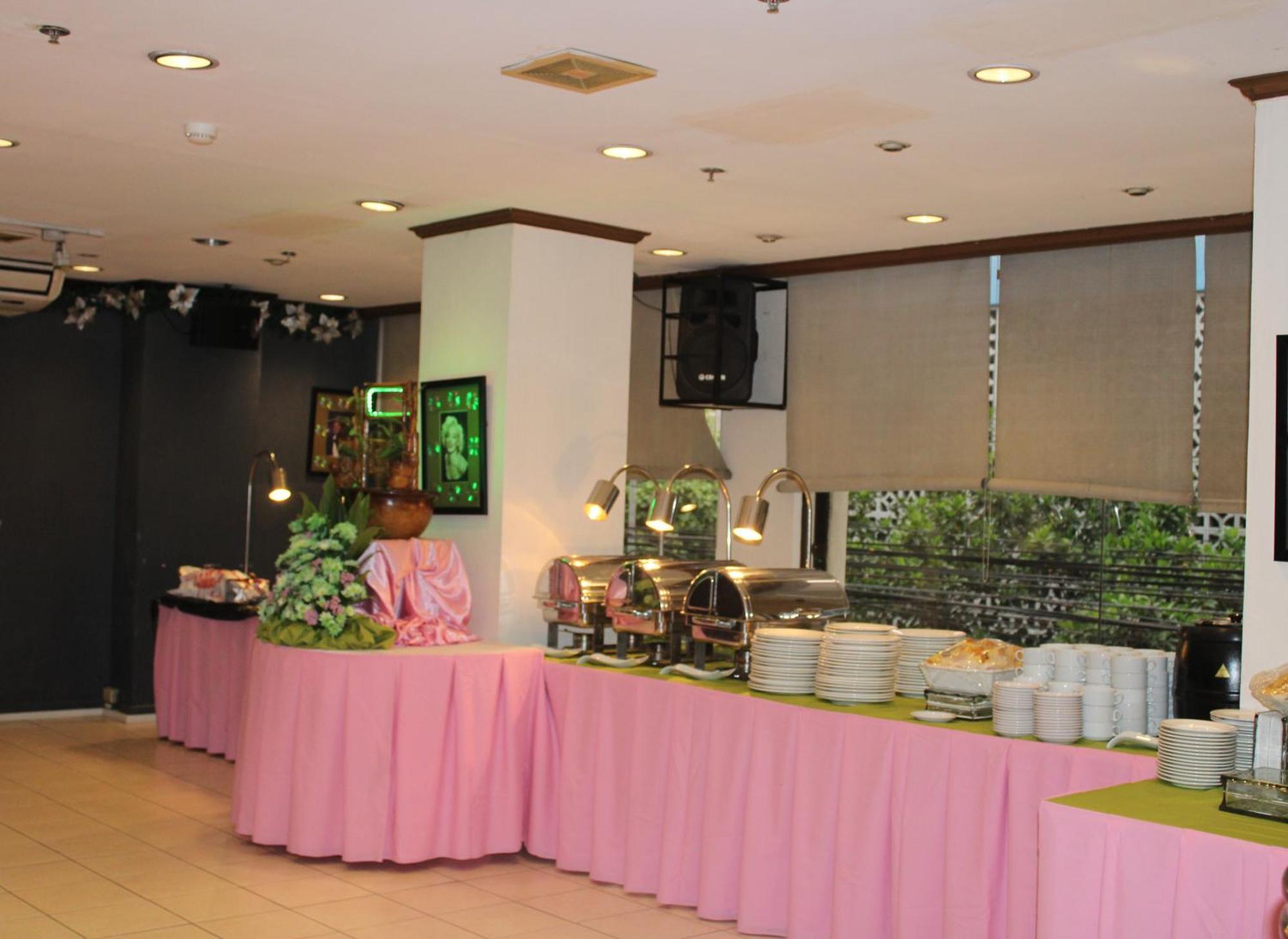 OYO 653 Rosas Garden Hotel Manila Exteriör bild